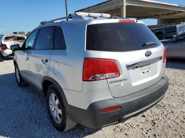 5XYKT4A17BG135911 - 2011 KIA SORENTO BASE SILVER photo 2