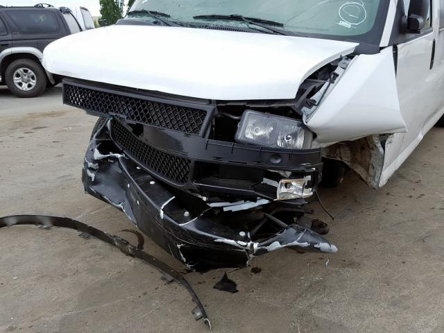 1GCWGBFP1K1169916 - 2019 CHEVROLET EXPRESS G2500  photo 9