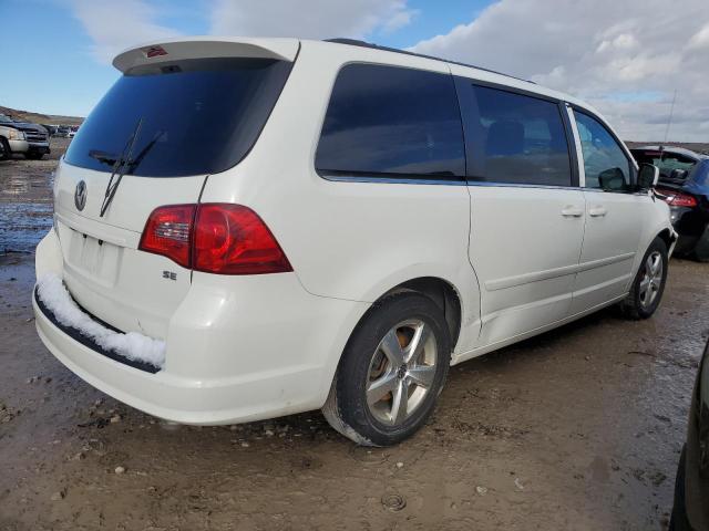 2V4RW3DG2BR766776 - 2011 VOLKSWAGEN ROUTAN SE WHITE photo 3