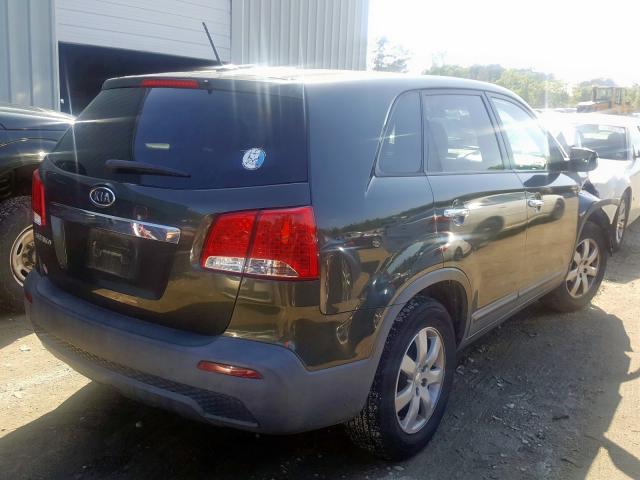 5XYKT3A12BG090905 - 2011 KIA SORENTO BASE  photo 4