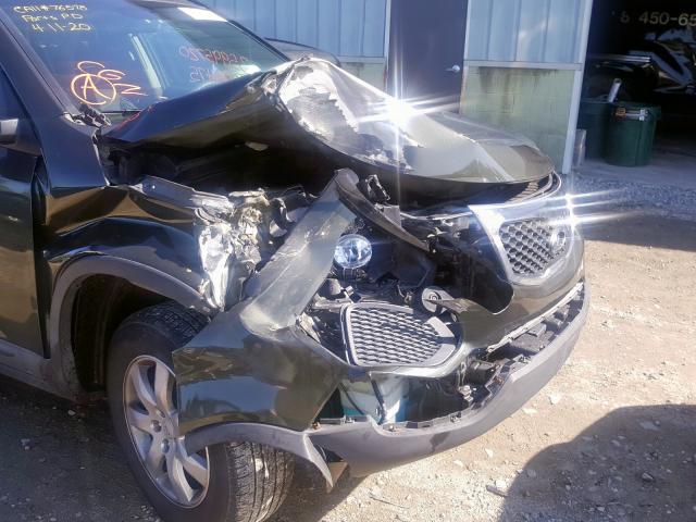 5XYKT3A12BG090905 - 2011 KIA SORENTO BASE  photo 9