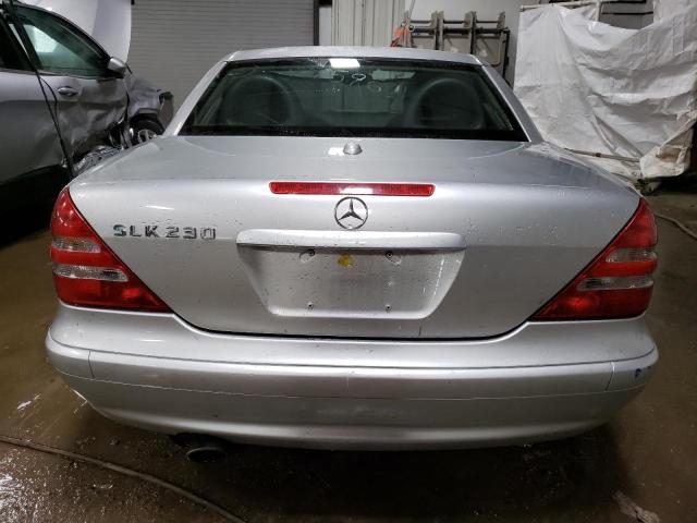 WDBKK49F61F188960 - 2001 MERCEDES-BENZ SLK 230 KOMPRESSOR SILVER photo 10