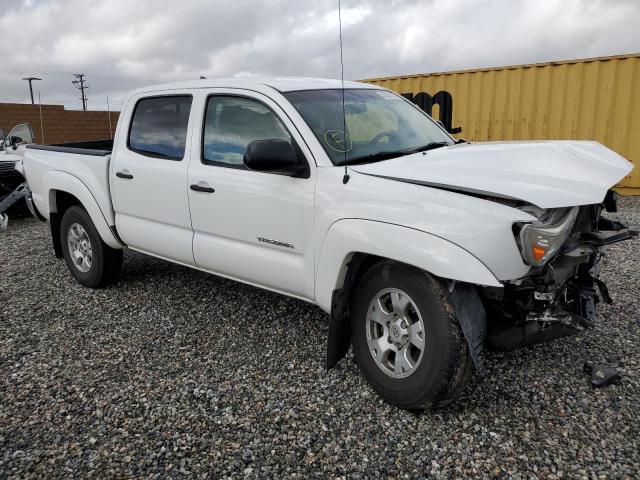 5TFJX4GN1FX046560 - 2015 TOYOTA TACOMA DOUBLE CAB PRERUNNER WHITE photo 4