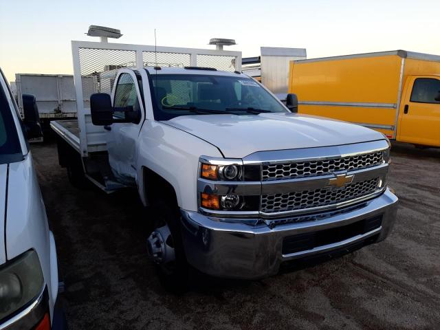 1GB3CVCG6KF165047 - 2019 CHEVROLET SILVERADO C3500 WHITE photo 4