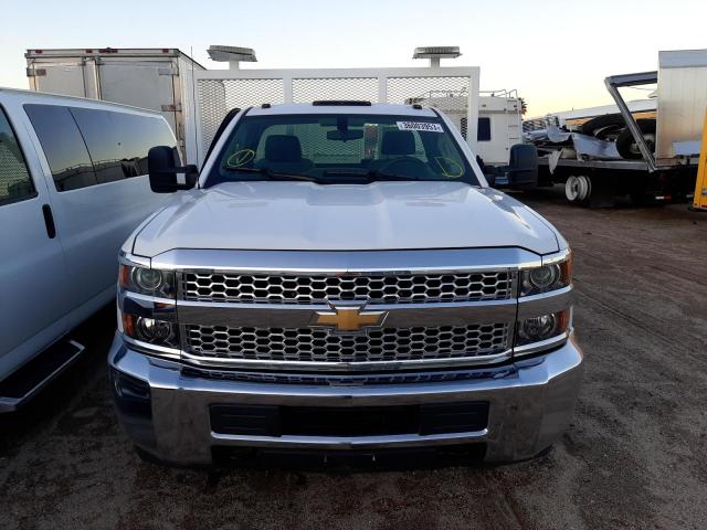 1GB3CVCG6KF165047 - 2019 CHEVROLET SILVERADO C3500 WHITE photo 5