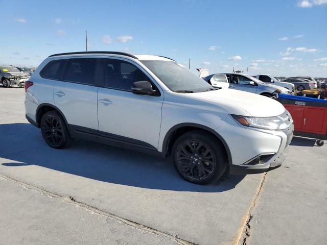 JA4AD3A33JZ046075 - 2018 MITSUBISHI OUTLANDER SE თეთრი ფოტო 4