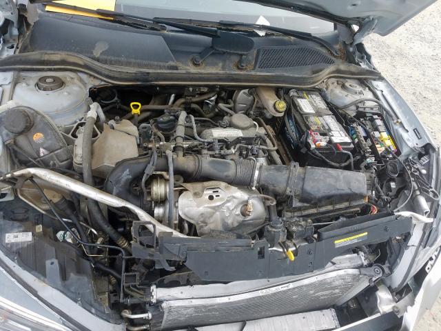 SJKCH5CR9HA022949 - 2017 INFINITI QX30 BASE  photo 7