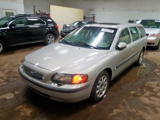 YV1SW61RX12097117 - 2001 VOLVO V70  photo 2