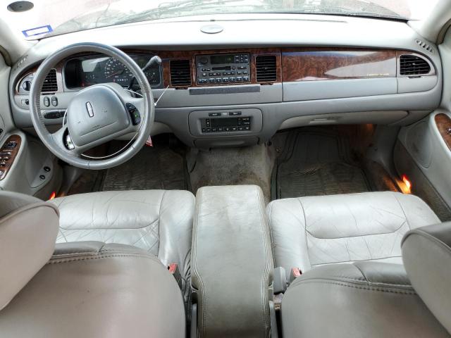 1LNHM81W11Y647806 - 2001 LINCOLN TOWN CAR EXECUTIVE MAROON photo 8