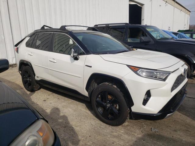 JTMEWRFV3KJ017710 - 2019 TOYOTA RAV4 XSE WHITE photo 4