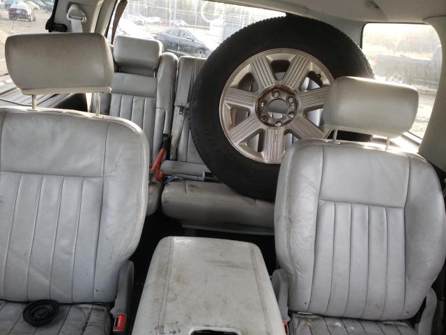 5LMFU27R34LJ33685 - 2004 LINCOLN NAVIGATOR 白色 照片 10