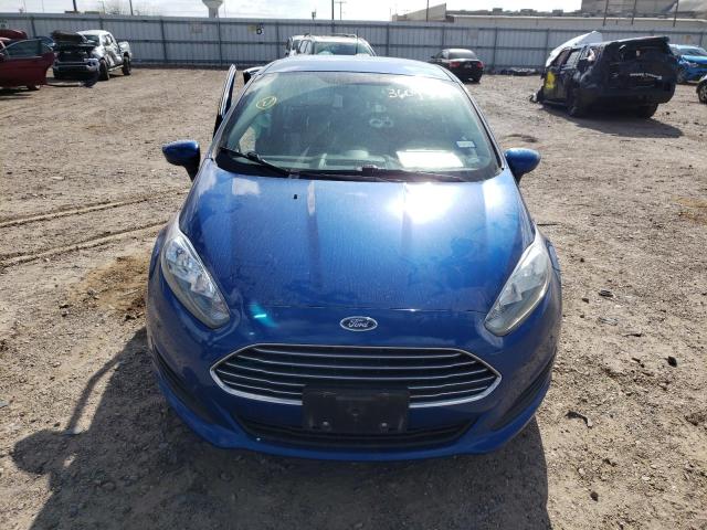 3FADP4BJ0KM162954 - 2019 FORD FIESTA SE BLUE photo 5