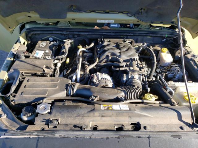 1C4BJWEG8DL611915 - 2013 JEEP WRANGLER U SAHARA GREEN photo 11