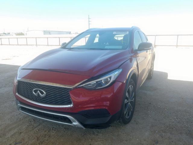 SJKCH5CR7JA054370 - 2018 INFINITI QX30 BASE  photo 2