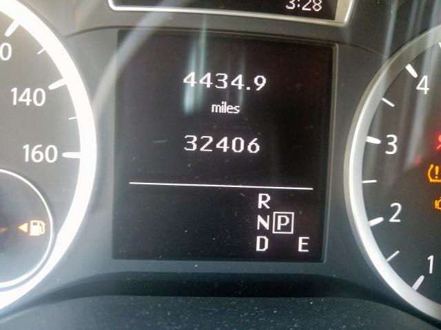 SJKCH5CR7JA054370 - 2018 INFINITI QX30 BASE  photo 8