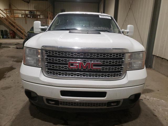 1GT125E81BF172502 - 2011 GMC SIERRA K2500 DENALI WHITE photo 5