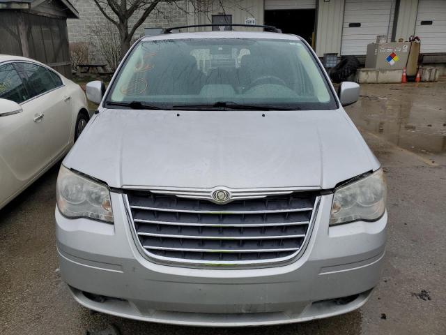 2A8HR54P88R719150 - 2008 CHRYSLER TOWN & COU TOURING ვერცხლისფერი ფოტო 5