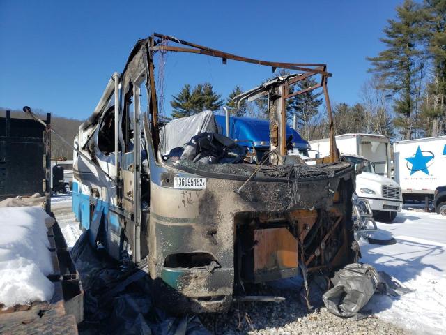 1RF22454822019627 - 2002 ROADMASTER RAIL RAISED RAI TWO TONE photo 1