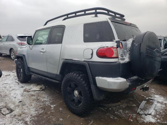 JTEBU11F670057928 - 2007 TOYOTA FJ CRUISER SILVER photo 2