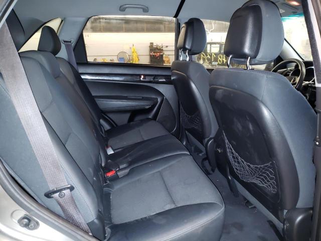 5XYKTCA16BG095766 - 2011 KIA SORENTO BASE GRAY photo 6