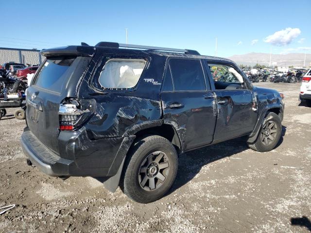 JTEBU5JR6H5421500 - 2017 TOYOTA 4RUNNER SR5/SR5 PREMIUM BLACK photo 3
