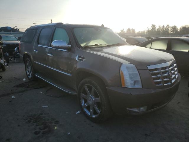 1GYS4HEF3BR359330 - 2011 CADILLAC ESCALADE ESV LUXURY BEIGE photo 4