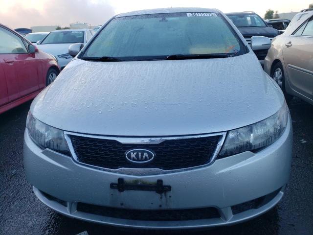 KNAFU4A21D5680275 - 2013 KIA FORTE EX SILVER photo 5