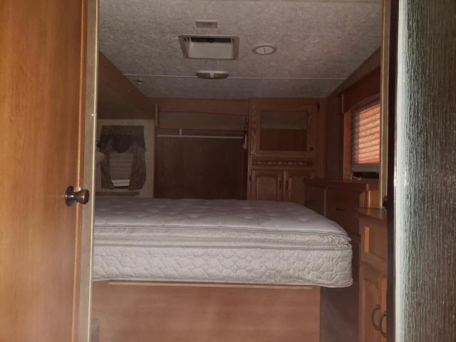 4YDF3072674703062 - 2007 KEYSTONE MONTANA WHITE photo 5