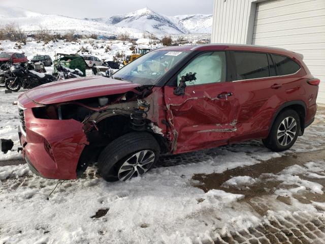 5TDHZRBH6NS572131 - 2022 TOYOTA HIGHLANDER XLE RED photo 1