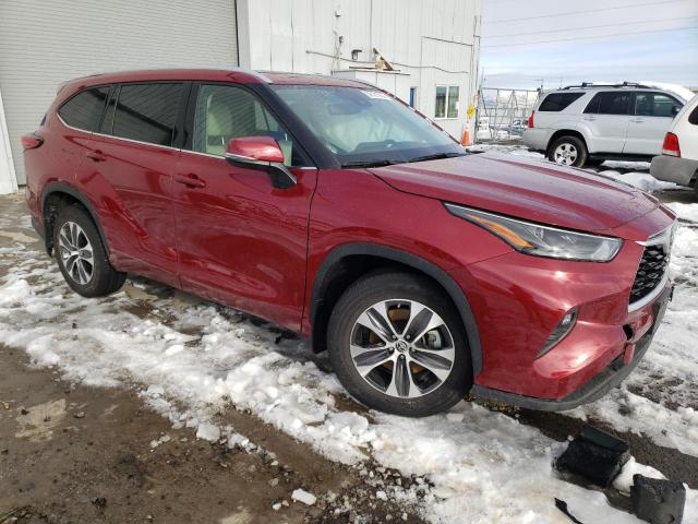 5TDHZRBH6NS572131 - 2022 TOYOTA HIGHLANDER XLE RED photo 4