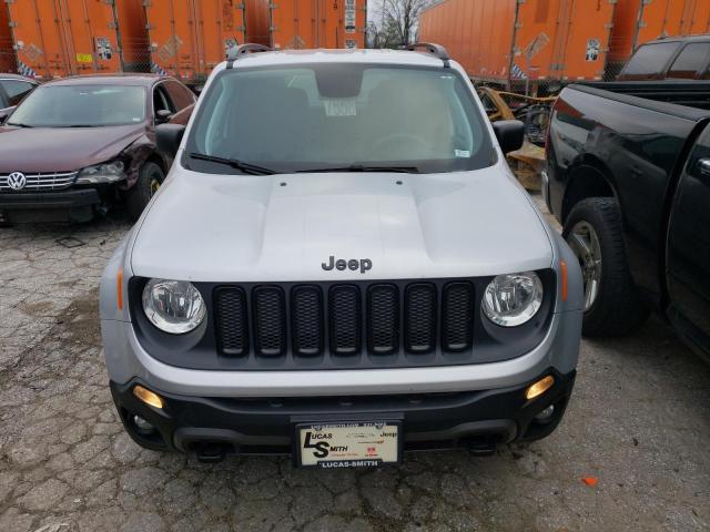 ZACCJBABXJPH79800 - 2018 JEEP RENEGADE SPORT Արծաթագույն լուսանկար 5