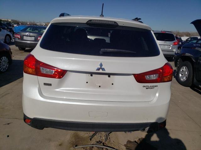 4A4AP5AU1DE024081 - 2013 MITSUBISHI OUTLANDER LE WHITE photo 6