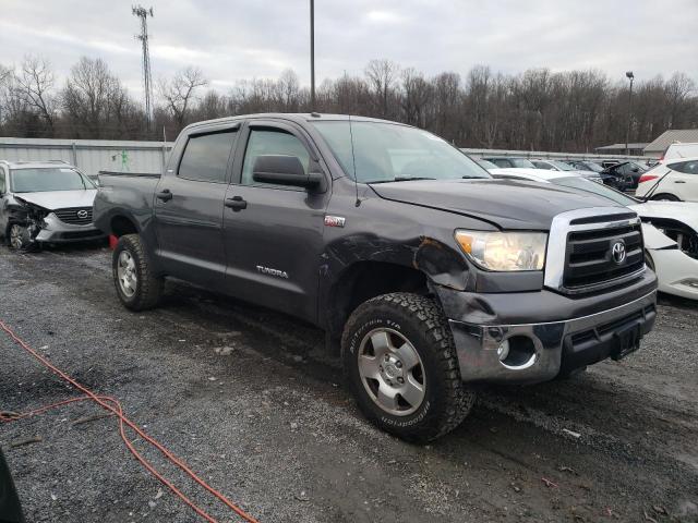 5TFDY5F10CX270218 - 2012 TOYOTA TUNDRA CREWMAX SR5 GRAY photo 4