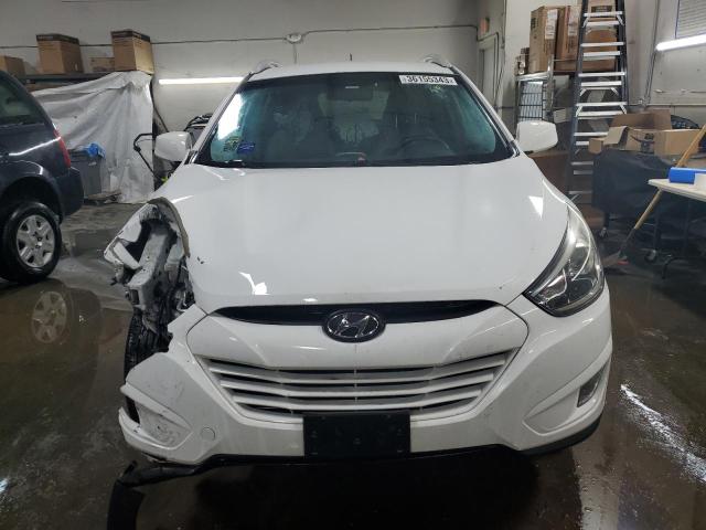 KM8JU3AG2FU093350 - 2015 HYUNDAI TUCSON LIMITED WHITE photo 5