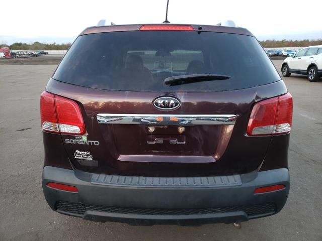 5XYKTDA23CG271172 - 2012 KIA SORENTO BASE MAROON photo 6