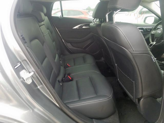 SJKCH5CR2JA049044 - 2018 INFINITI QX30 BASE  photo 6