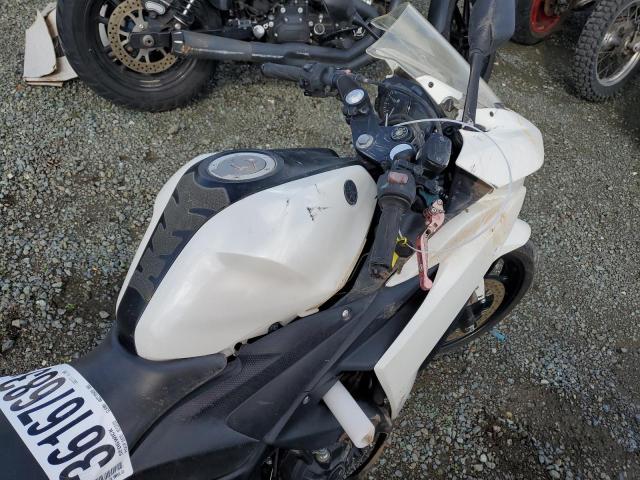 MH3RH15Y1HK002233 - 2017 YAMAHA YZFR3 A WHITE photo 5