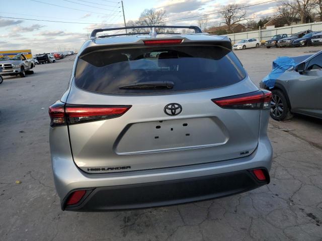 5TDGZRAH5NS137002 - 2022 TOYOTA HIGHLANDER XLE ვერცხლისფერი ფოტო 6