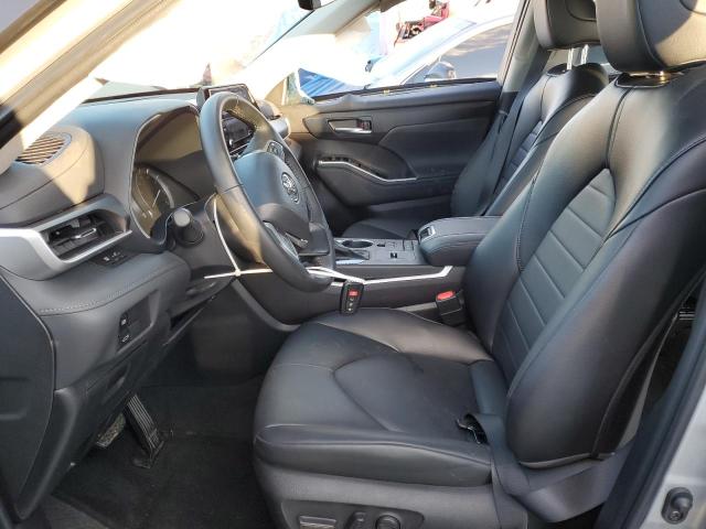 5TDGZRAH5NS137002 - 2022 TOYOTA HIGHLANDER XLE ვერცხლისფერი ფოტო 7