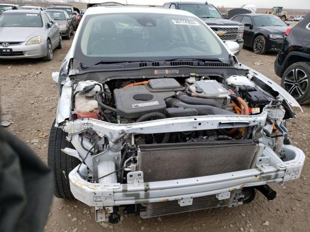 3FA6P0SU7HR305986 - 2017 FORD FUSION TITANIUM PHEV WHITE photo 5