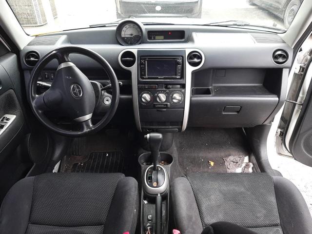 JTLKT324864045792 - 2006 TOYOTA SCION XB Beyaz fotoğraf 8