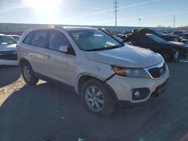 5XYKT4A17BG058327 - 2011 KIA SORENTO BASE TAN photo 4