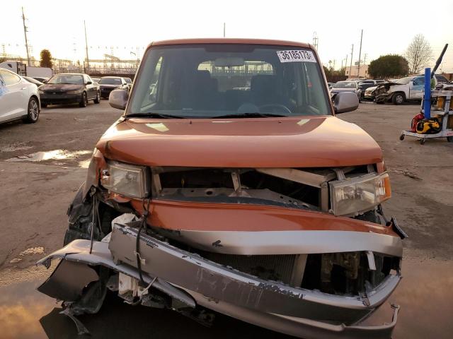 JTLKT324954011701 - 2005 TOYOTA SCION XB Çift renkli fotoğraf 5