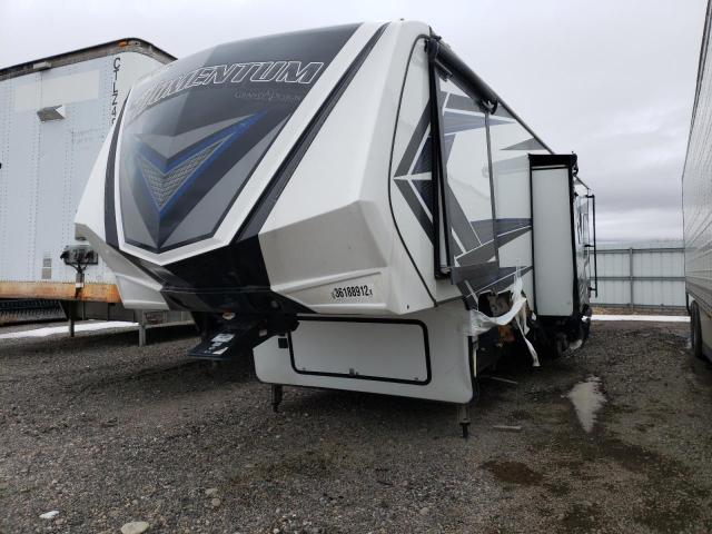 573FM4531J1207509 - 2018 MOME 5TH WHEEL TWO TONE photo 2