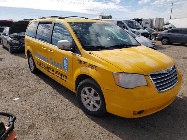 2A4RR5DX3AR253722 - 2010 CHRYSLER TOWN & COU YELLOW photo 4