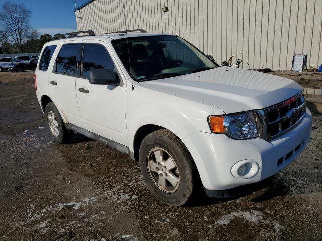 1FMCU0D73CKC29527 - 2012 FORD ESCAPE XLT WHITE photo 4