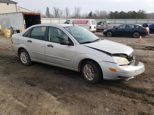 1FAFP34N37W311352 - 2007 FORD FOCUS ZX4 SILVER photo 4