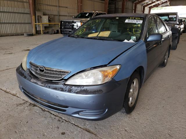 4T1BE30KX2U551461 - 2002 TOYOTA CAMRY LE BLUE photo 2