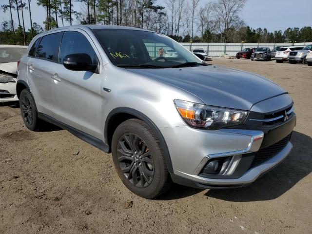 JA4AP3AU7JZ027884 - 2018 MITSUBISHI OUTLANDER ES SILVER photo 4