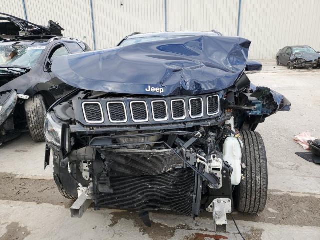 3C4NJDCB3JT399921 - 2018 JEEP COMPASS LI BLUE photo 5